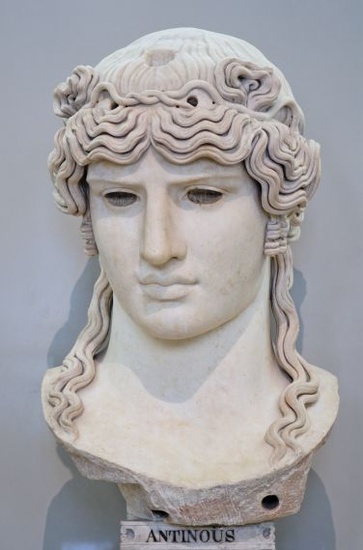 Musée du Louvre: Antinous Mondragone