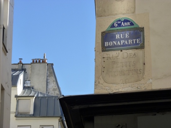 Saint-Germain-des-Prés: Rue Bonaparte