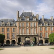 <p>Place des Vosges - Paris</p>