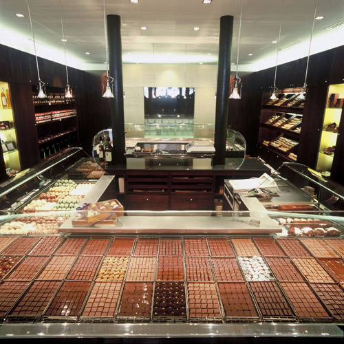 Jean Paul H 233 Vin Chocolates Store In Paris France