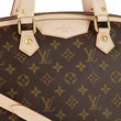 <p>Louis Vuitton - Paris</p>