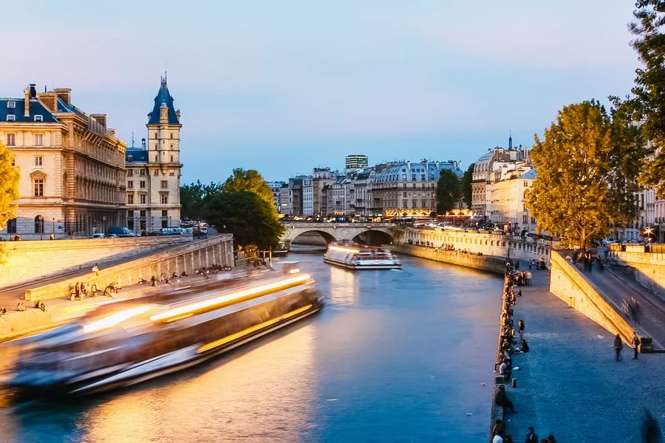 Paris Seine river cruise